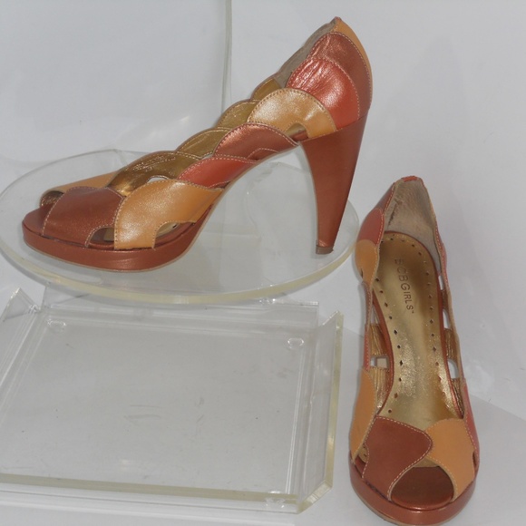 BCB GIRLS MULTI-COLOR GENUINE LEATHER PUMPS SIZE 9 - Picture 7 of 7